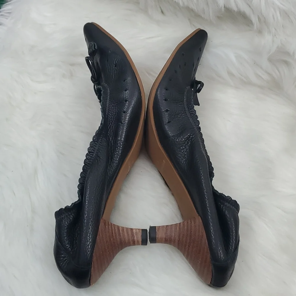 Cindy Says Black Leather Bow Heels Size 8 Slip On Elastic Back Dress  Shoes